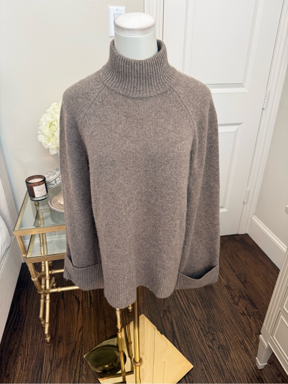 Reformation 100% Cashmere Garrett Oversized Turtleneck
N8
